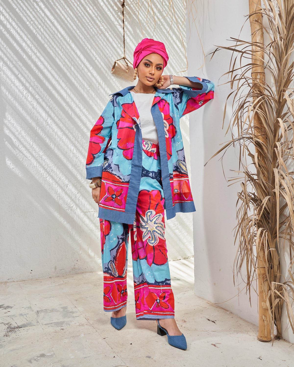 بدلة زهرية ساحرة فوشيا